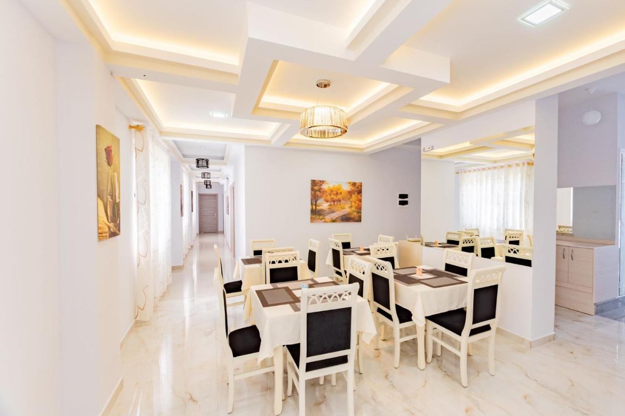 The City Gate Hotel Саранде Екстериор снимка