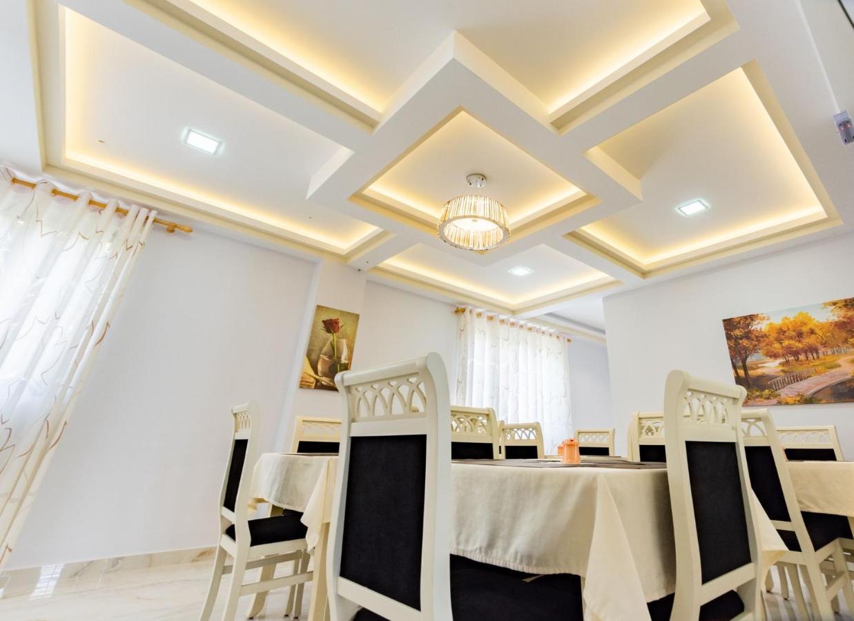 The City Gate Hotel Саранде Екстериор снимка