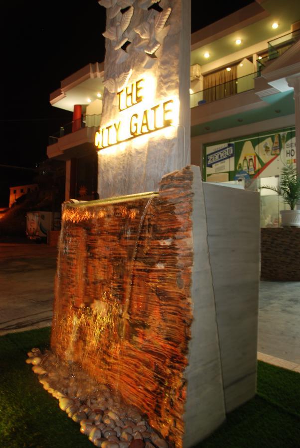 The City Gate Hotel Саранде Екстериор снимка